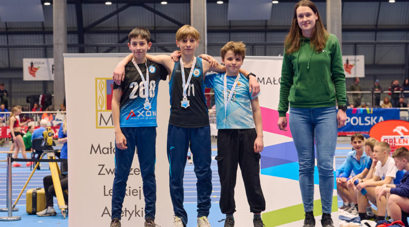 21.02.26r. Halowe Mistrzostwa Małopolski – 14 medali dla naszej ekipy!